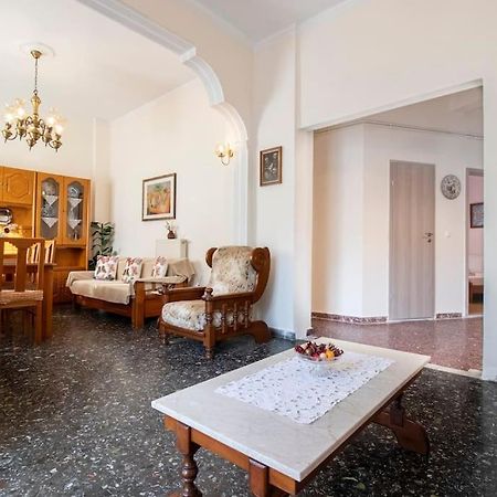 Vintage Charm Apt Near Centre イラクリオン エクステリア 写真