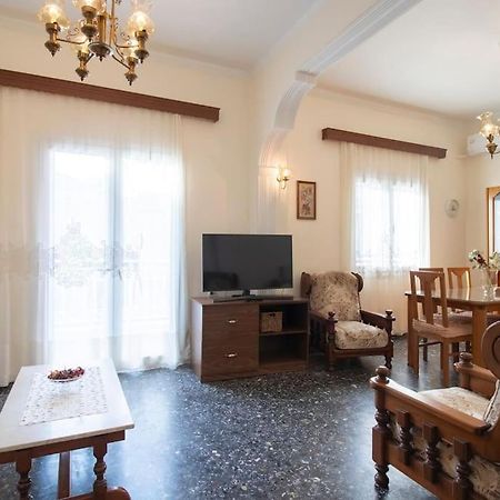 Vintage Charm Apt Near Centre イラクリオン エクステリア 写真