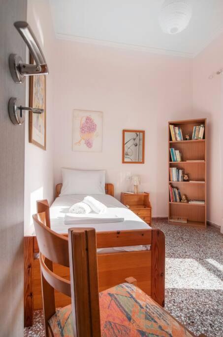 Vintage Charm Apt Near Centre イラクリオン エクステリア 写真