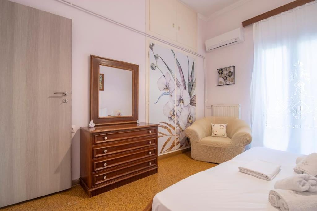 Vintage Charm Apt Near Centre イラクリオン エクステリア 写真