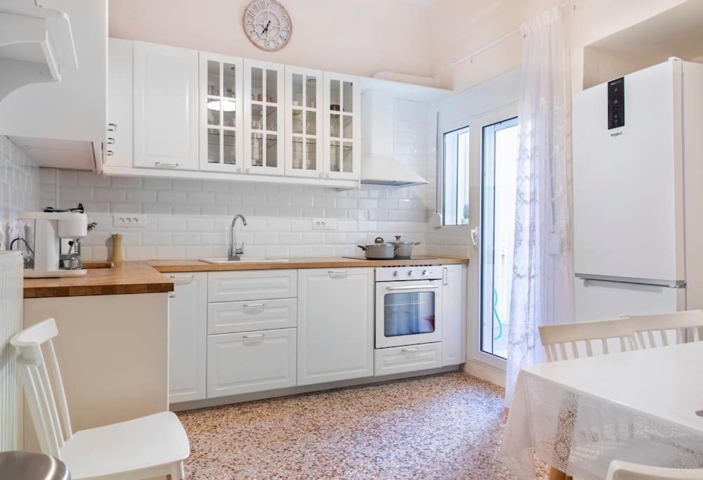 Vintage Charm Apt Near Centre イラクリオン エクステリア 写真