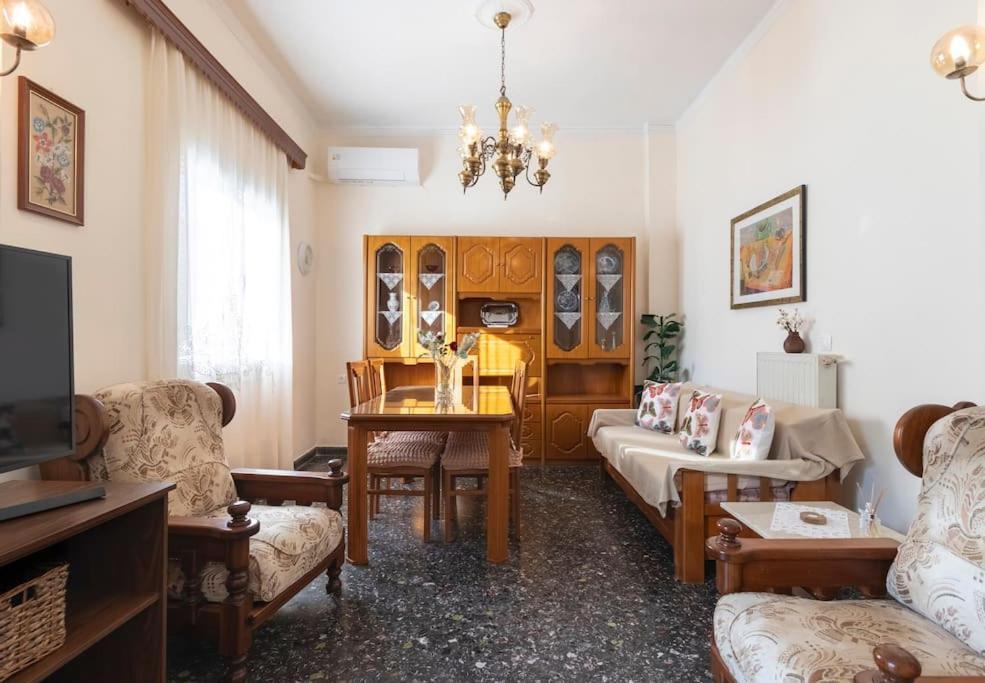 Vintage Charm Apt Near Centre イラクリオン エクステリア 写真